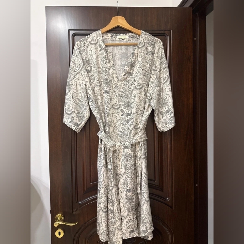 Floral Print Wrap Dress in Cream and Gray